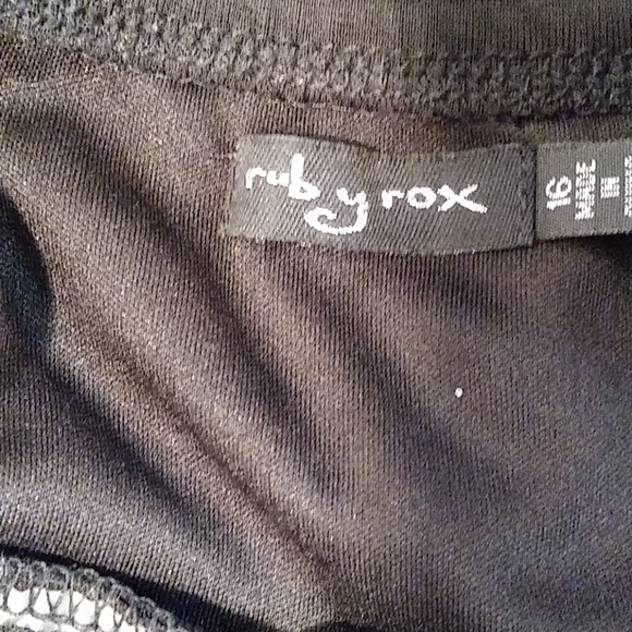 Ruby Rox - Picture 4 of 4